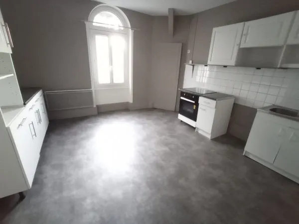 LOCATION MONTLUCON APPARTEMENT F3 BIS