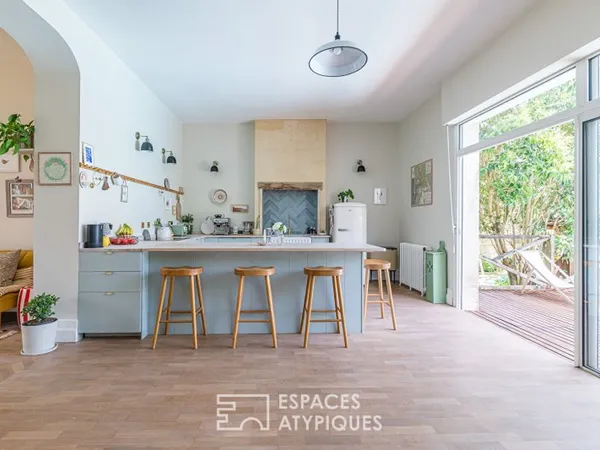 Demeure de charme avec piscine, garage et dépendances