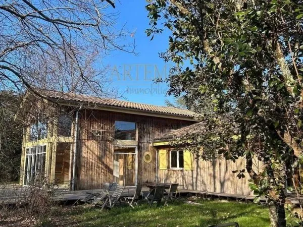 Maison 7 pièces 220 m²