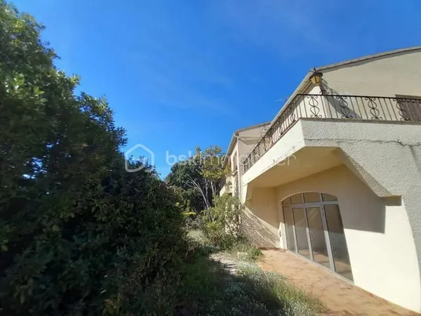 PROPRIETE avec Vue sur le Pont du Gard - Rare sur le secteur