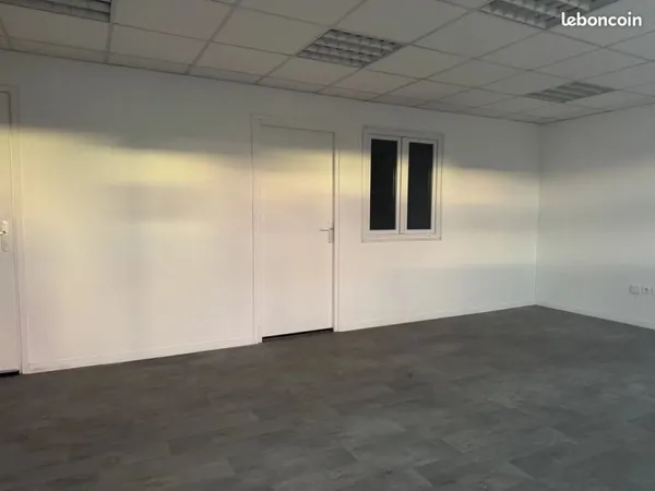 Local 269 m² Coquelles