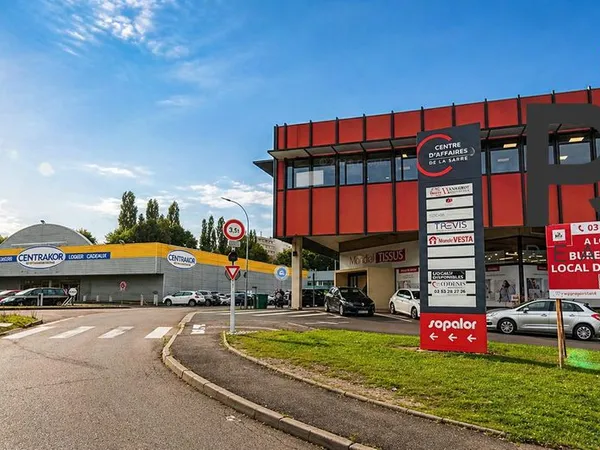 Local commercial 1500 m² Laxou