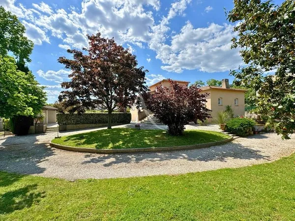 Maison 5 pièces 174 m²