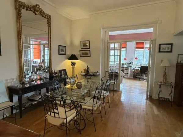 Appartement 10 pièces 251 m²