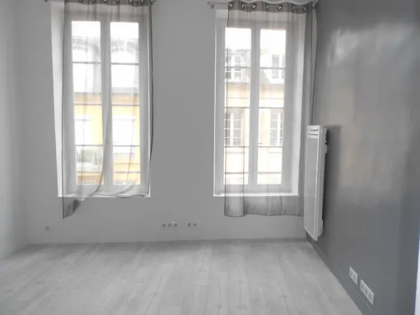 STUDIO ST GERMAIN EN LAYE - 1 pièce(s) - 19.68 m2