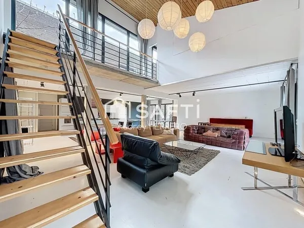 Loft plus de 280 m2 sur + de 1200m² - Gratentour - Sous-sol de 90m²
