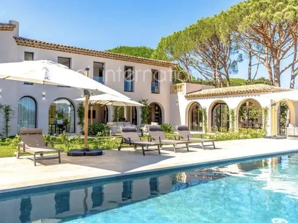 Villa 8 pièces 385 m²