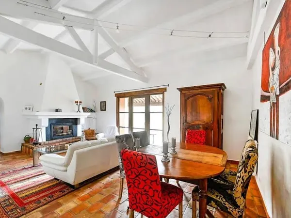 Maison 12 pièces 339 m²