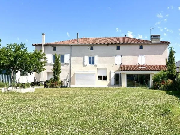 Villa 7 pièces 245 m²