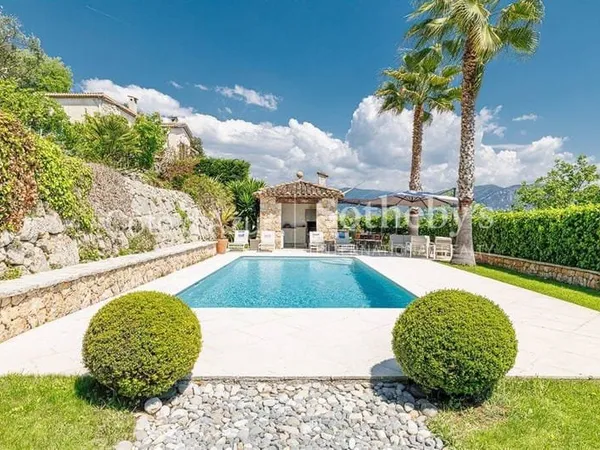 Villa 5 pièces 183 m²