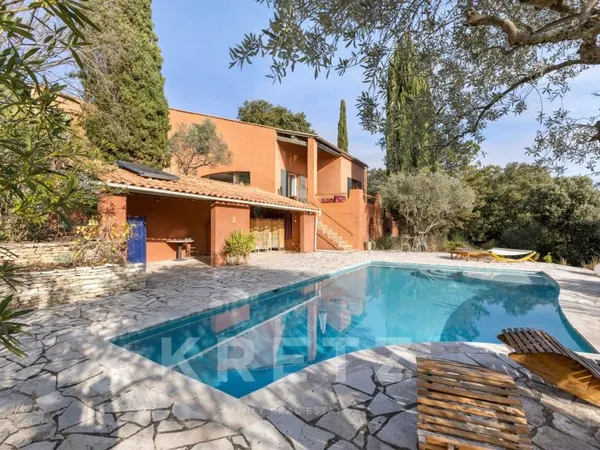 Maison d'architecte à Villeneuve de près de 290m2
