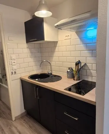 Tres bel appartement meublé pour étudiants uniquement