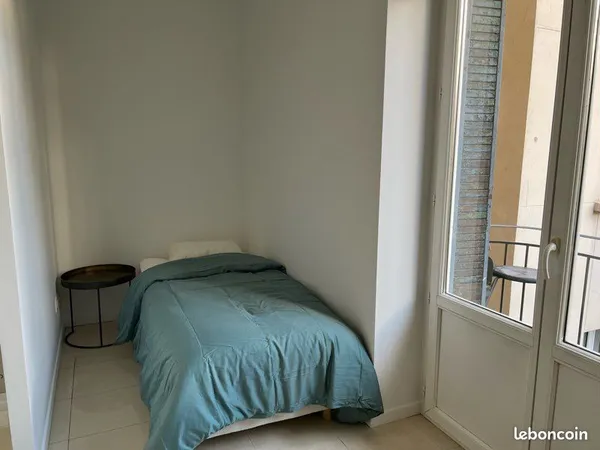 Chambre meublée avec douche Lyon 3