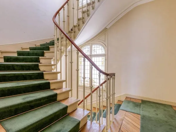 Appartement 6 pièces 186 m²