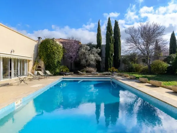 Villa traditionnelle - 3 chambres - T2 - piscine - pool house