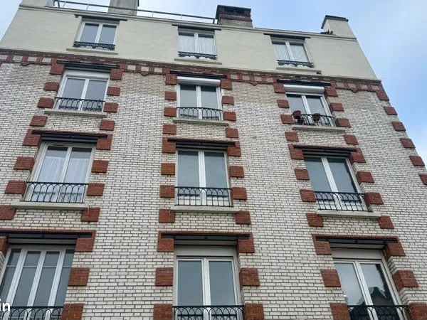RARE SUR LE MARCHE A 1 min à pied du RER E Le Raincy-Villemomble