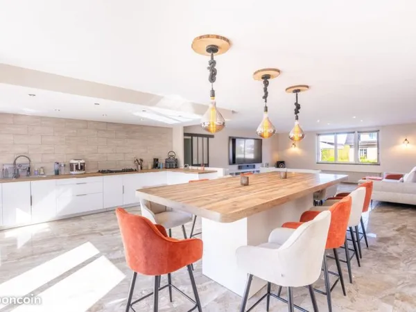 Propriété 7 pièces 241 m²