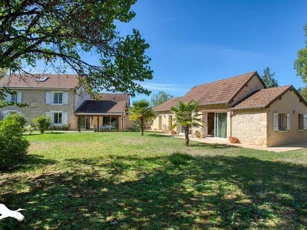 Maison 7 pièces 218 m²