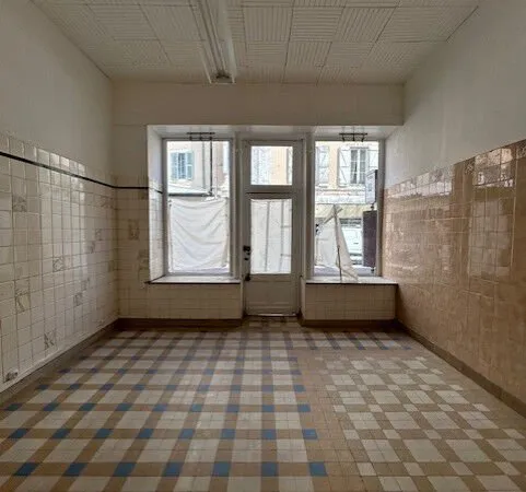 Murs commerciaux en très bon état entre Halles et Foirail