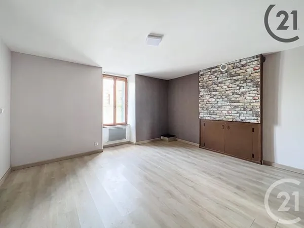 Studio 1 pièce 28 m²