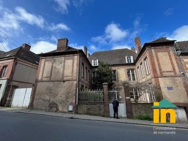 Maison 11 pièces 301 m²
