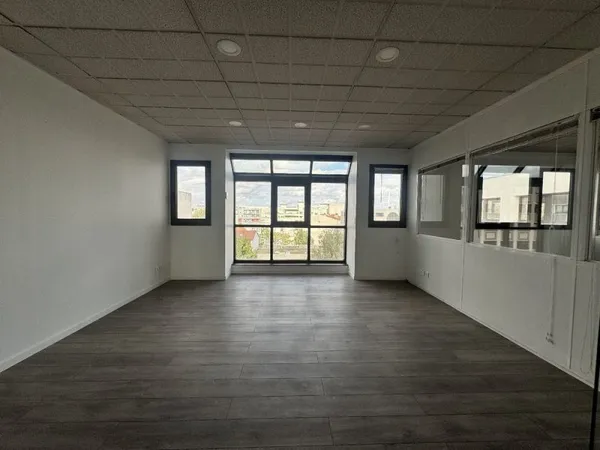Bureaux - A LOUER - 473 m² non divisibles