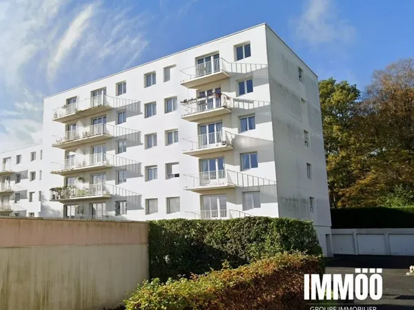Grand appartement avec balcon, vue panoramique