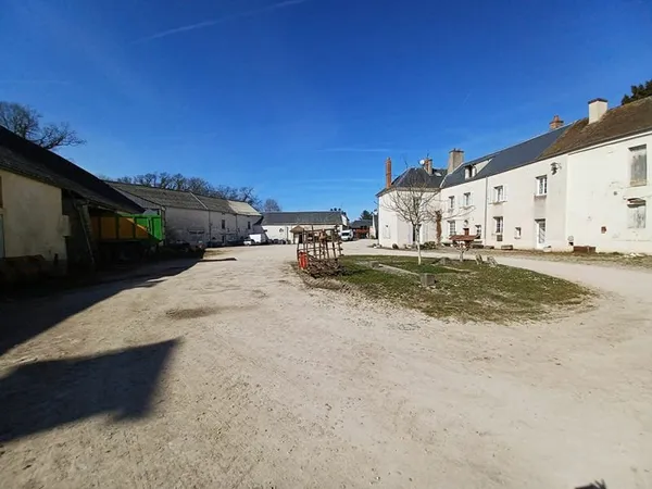 Granges Villiers Le Bacle 7 pièce(s) 1460 m2