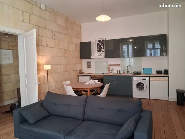 Libourne centre historique- Direct propriétaire. Loue très beau T2 Bis Meublé de 52 m2 + grand balco