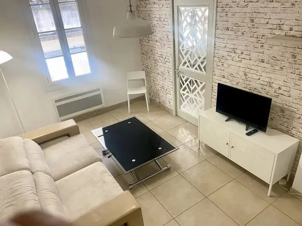 Nice Cyrille Besset, appartement de 38m2 sur terrasse exposée Ouest
