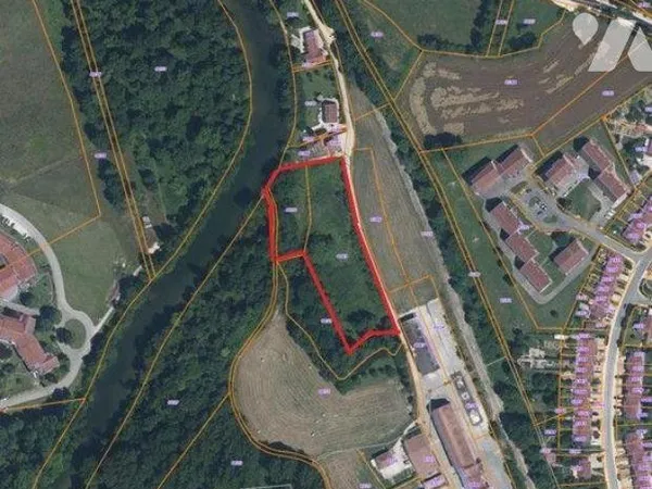 Terrain 6790 m²