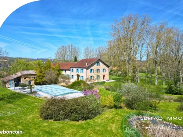 Propriété 9 pièces 295 m²