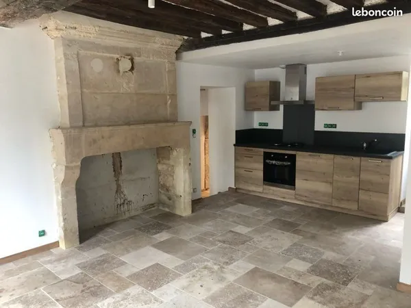 A louer Grde maison rénovée avec jardin