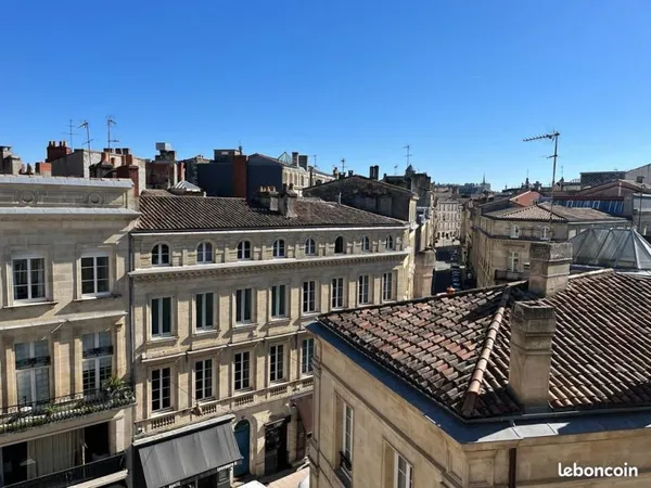 Triangle d'Or - Grand et beau T2 au calme, vue dégagée
