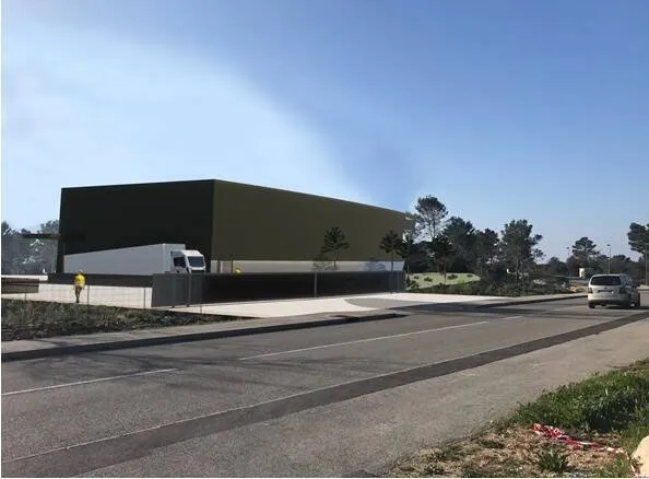 A louer Entrepôts de 900 à 1500 m2 ZI de Signes.