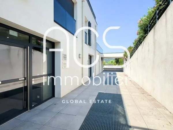 Bureaux 61 m²