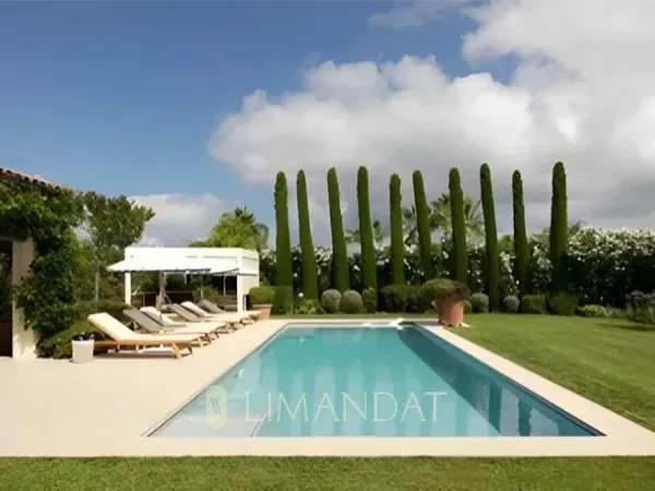 Proche Cannes - Villa provençale rénovée - 4 suites - Piscine chauffée