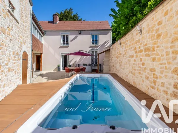 Maison 9 pièces 235 m²