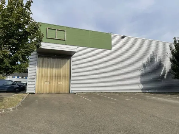 Local d'activité 355 m²