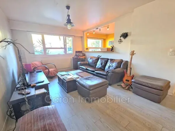 Mandelieu-La-Napoule appartement 2 pièces avec garage et 2 c