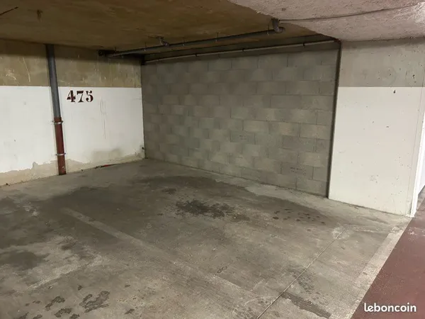 Place de parking à louer - La Garenne-Colombes