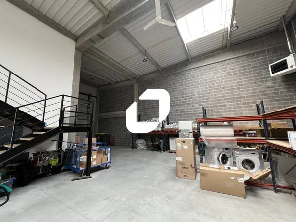Local d'activité 357 m²