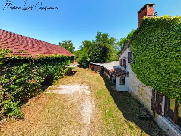 Maison EN PIERRE à vendre 5 pièces CUBJAC (24) 148 m² AVEC GRANGE 100 m² SUR TERRAIN 6133 m² zone ZC