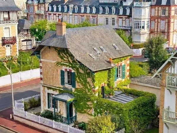 Maison de luxe 8 pièces 150 m²