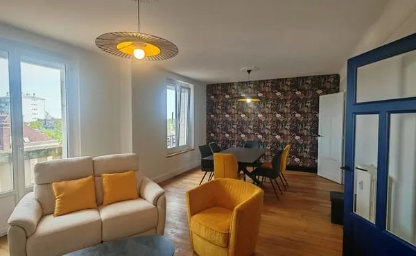 Appartement entièrement rénové dans le bouchon de Champagne,