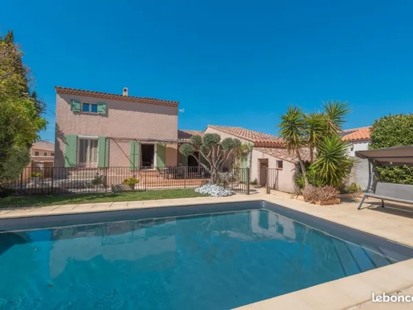 Villa familiale 145m2 - Istres quartier les Bellons - 5 chambres
