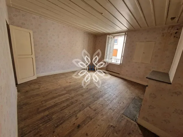 Maison de Ville avec Potentiel au Coeur de Brioude