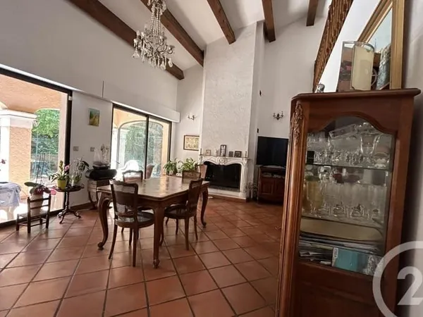 Maison 7 pièces 180 m²