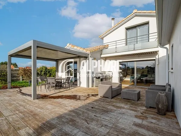 Magnifique maison de grand standing à St Pazanne de 196 m².