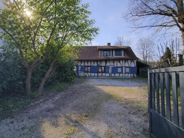 Maison à colombages de plain pied